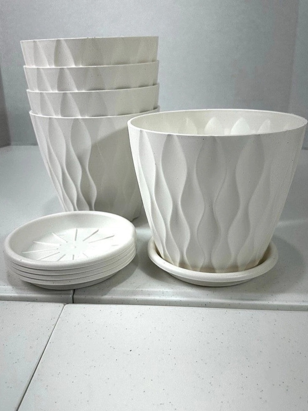 White Textured Planter Set of 6 with saucers